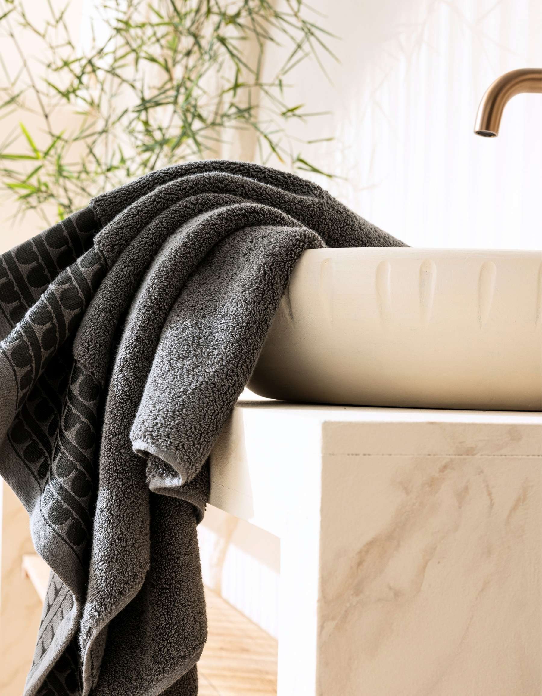 LE DRAP DE BAIN SIGNATURE | GRIS FONCÉ