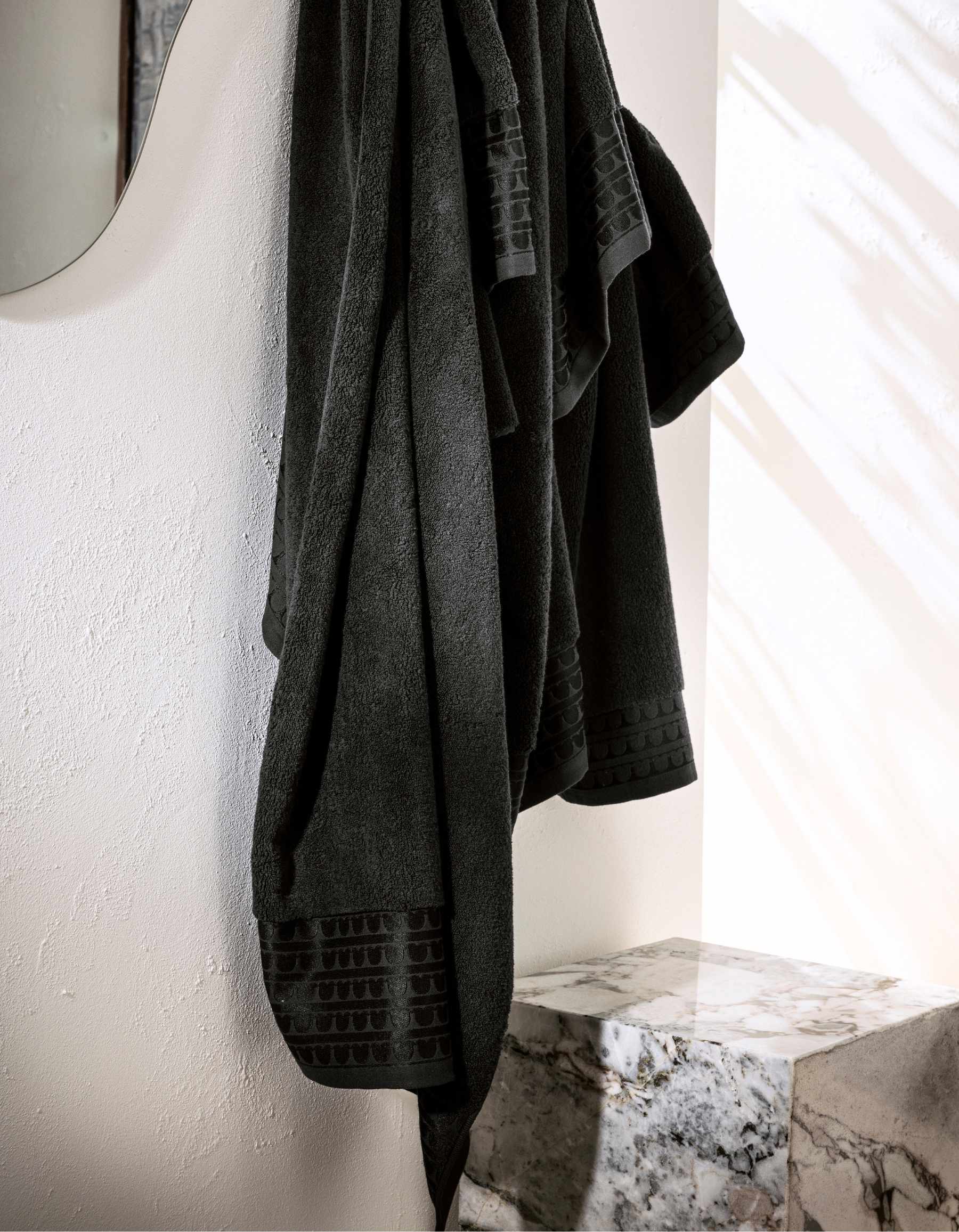 LE DRAP DE BAIN SIGNATURE | NOIR D'ENCRE